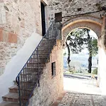 Borgo Petroro 3*