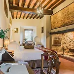Borgo Petroro 3*