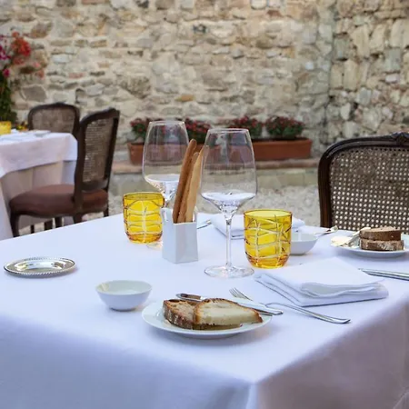 Borgo Petroro Τόντι