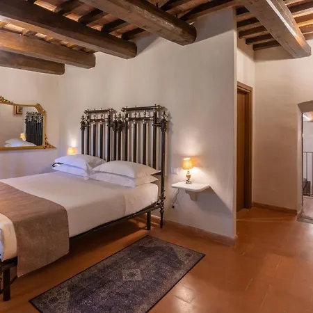 Borgo Petroro فندق تودي