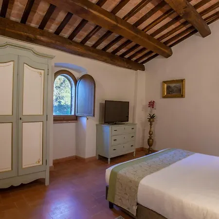 Borgo Petroro Hotel 3*