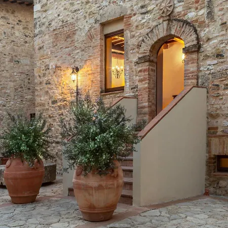 Borgo Petroro Hotel *