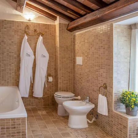 Hotel Borgo Petroro