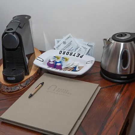 Borgo Petroro 3* Τόντι