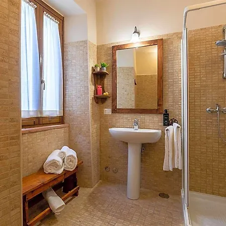 Borgo Petroro 3*