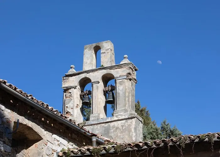 Borgo Petroro فندق تودي