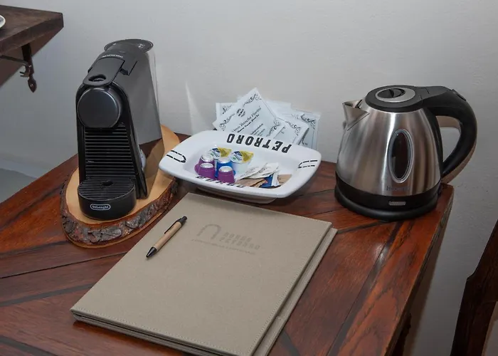 Borgo Petroro 3* تودي