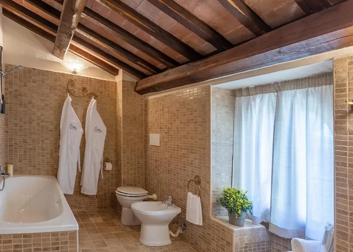 فندق Borgo Petroro